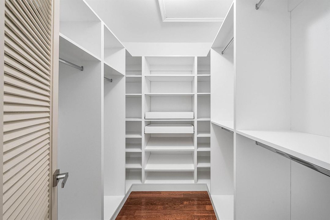 Walk-in Closet