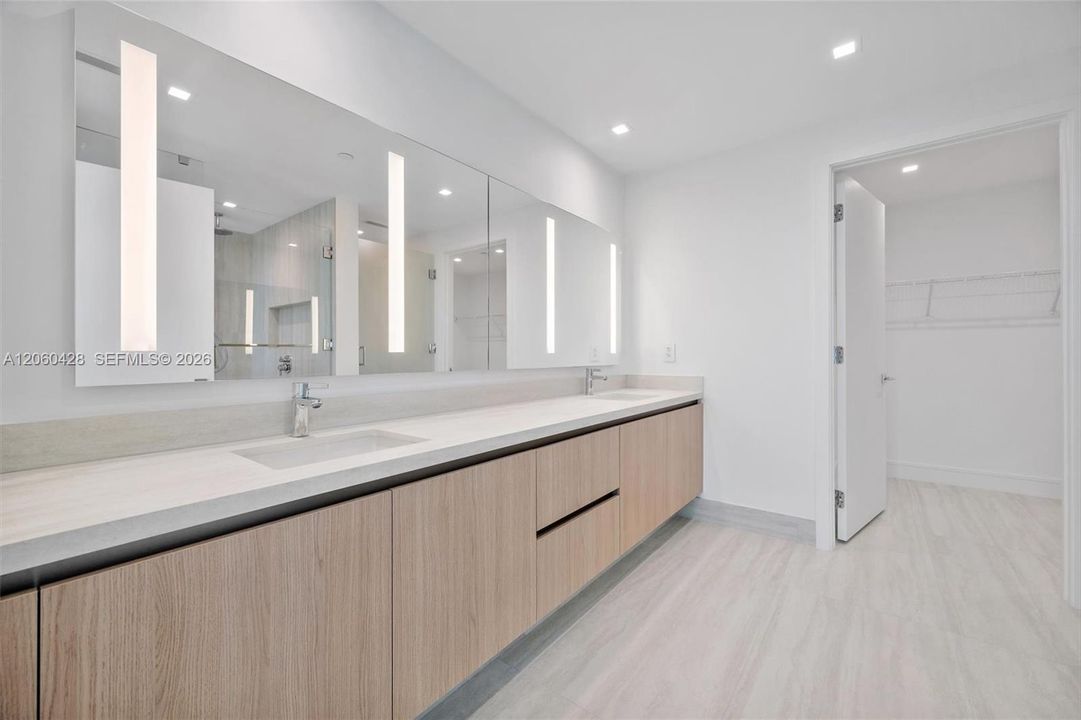 En Venta: $1,798,000 (3 camas, 3 baños, 1569 Pies cuadrados)