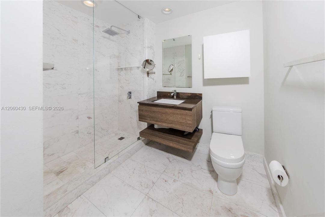 В аренду: $22,500 (2 спален, 2 ванн, 1703 Квадратных фут)