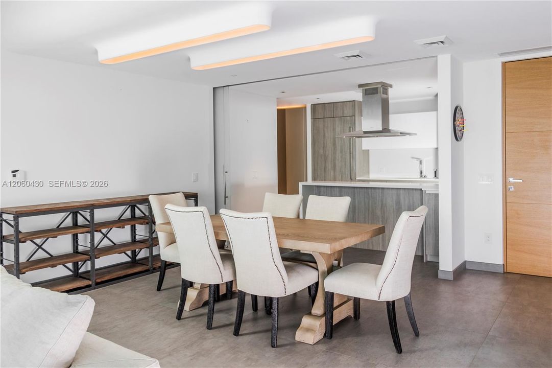 В аренду: $22,500 (2 спален, 2 ванн, 1703 Квадратных фут)