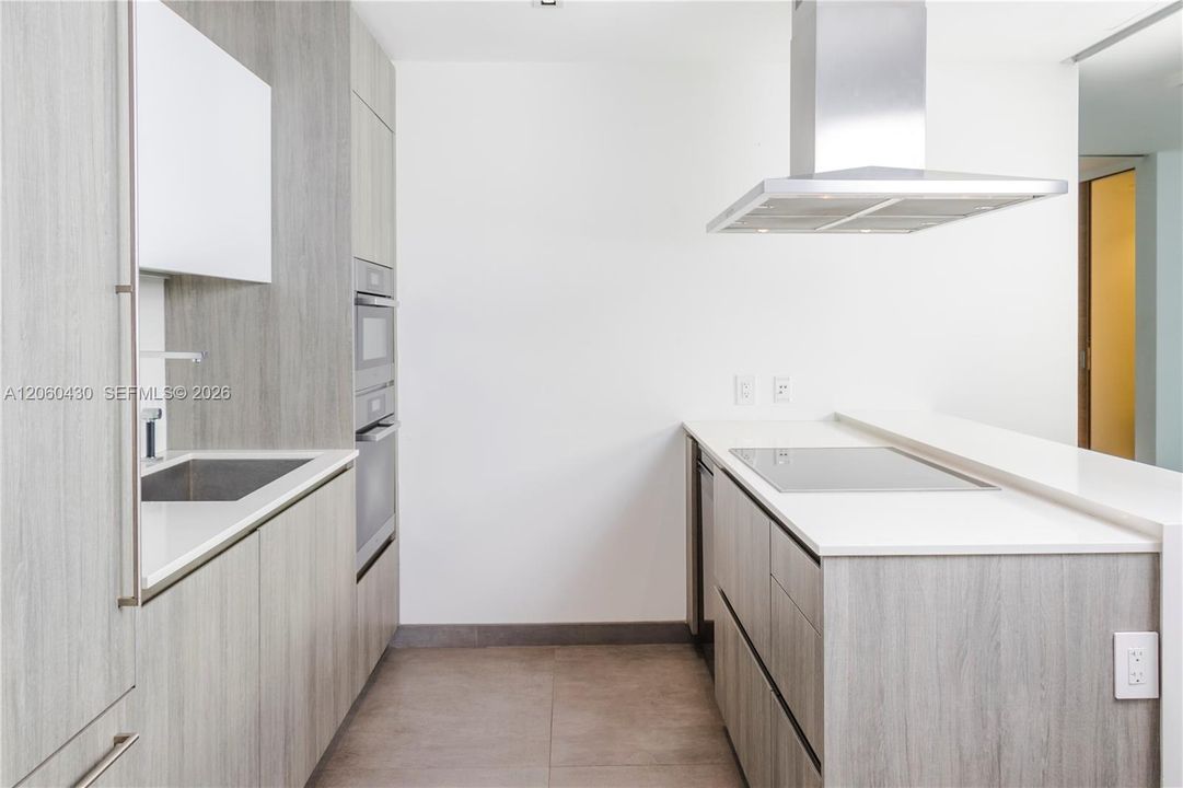 В аренду: $22,500 (2 спален, 2 ванн, 1703 Квадратных фут)