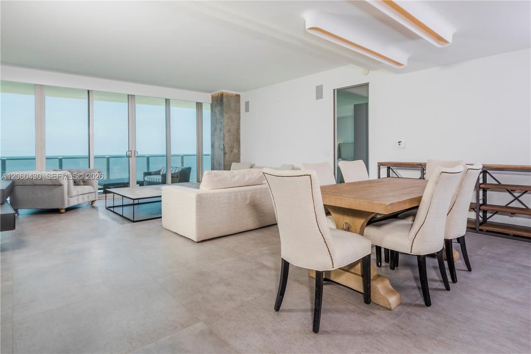 В аренду: $22,500 (2 спален, 2 ванн, 1703 Квадратных фут)