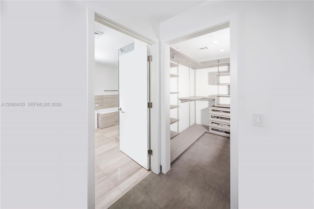 В аренду: $22,500 (2 спален, 2 ванн, 1703 Квадратных фут)