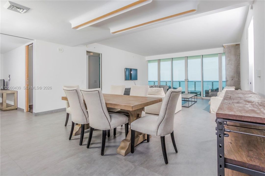 В аренду: $22,500 (2 спален, 2 ванн, 1703 Квадратных фут)