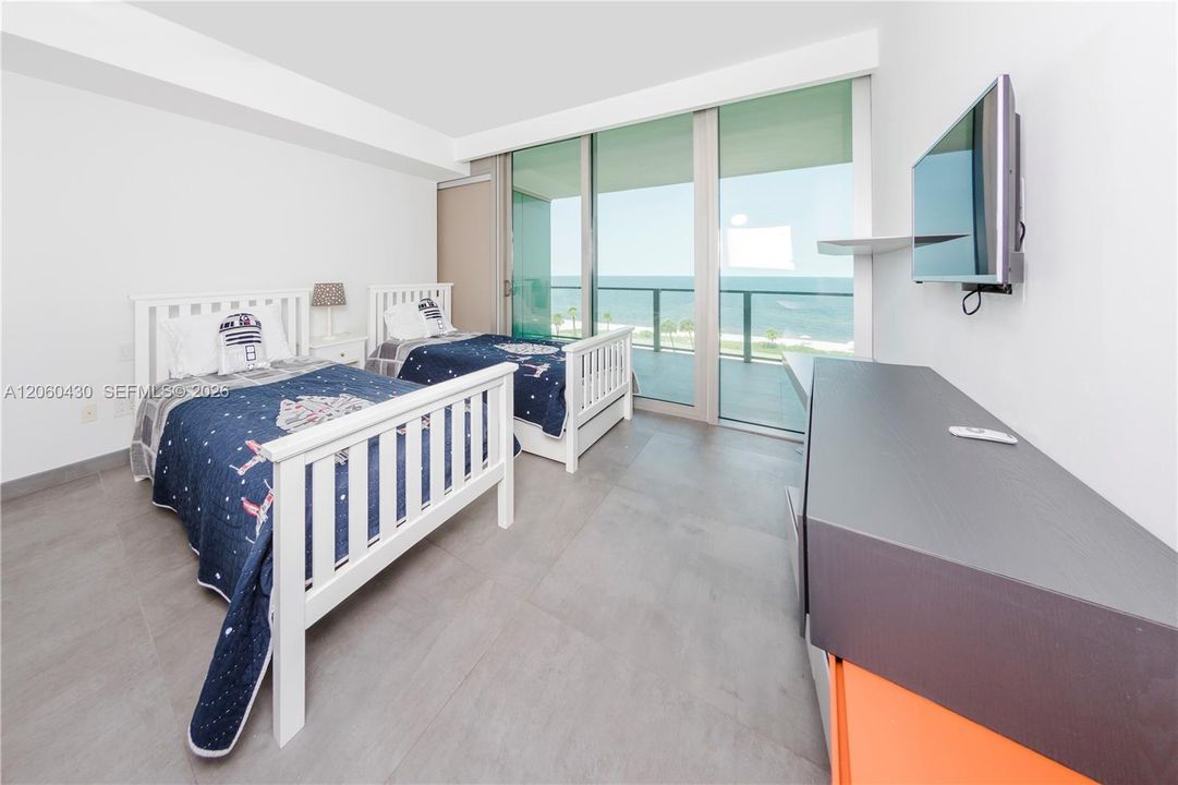 В аренду: $22,500 (2 спален, 2 ванн, 1703 Квадратных фут)