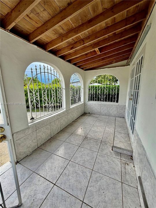 En Renta: $2,250 (2 camas, 1 baños, 2079 Pies cuadrados)
