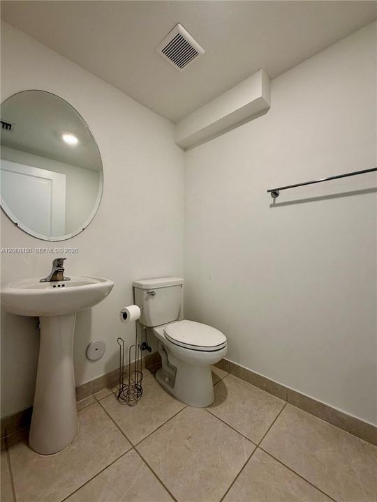 В аренду: $2,695 (3 спален, 2 ванн, 1827 Квадратных фут)