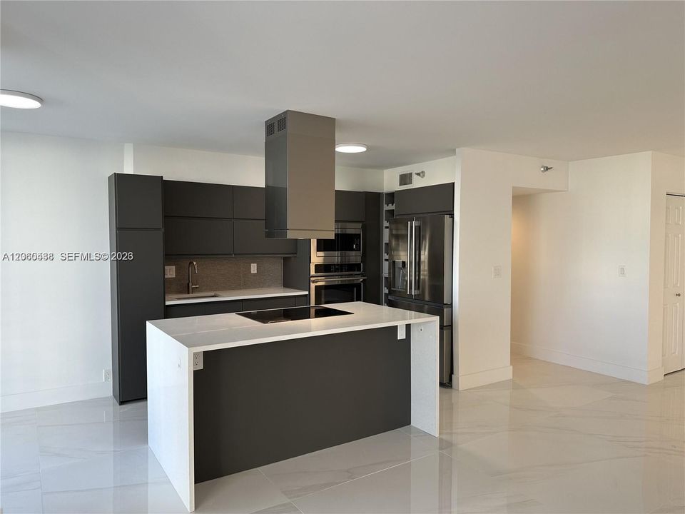 For Rent: $4,900 (2 beds, 2 baths, 1365 Square Feet)