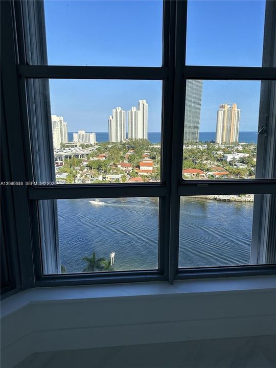 For Rent: $4,900 (2 beds, 2 baths, 1365 Square Feet)