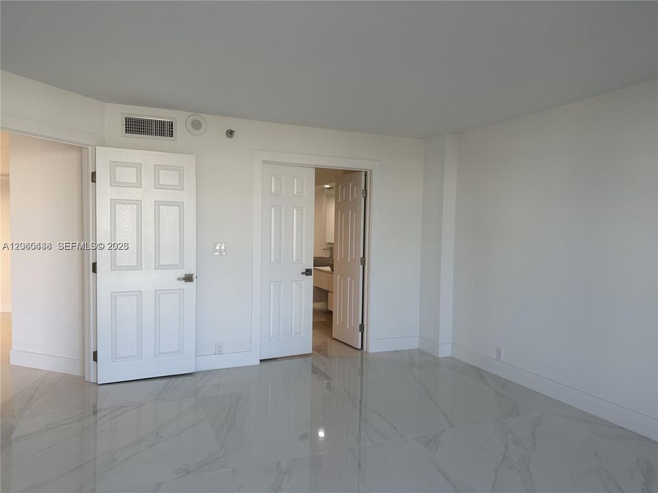 For Rent: $4,900 (2 beds, 2 baths, 1365 Square Feet)