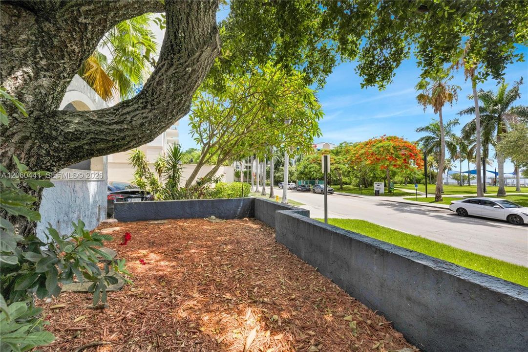 En Venta: $499,000 (2 camas, 3 baños, 1299 Pies cuadrados)