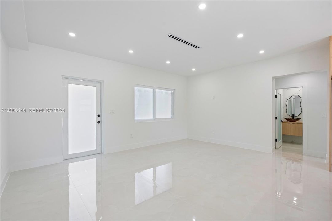 На продажу: $649,000 (4 спален, 3 ванн, 1512 Квадратных фут)