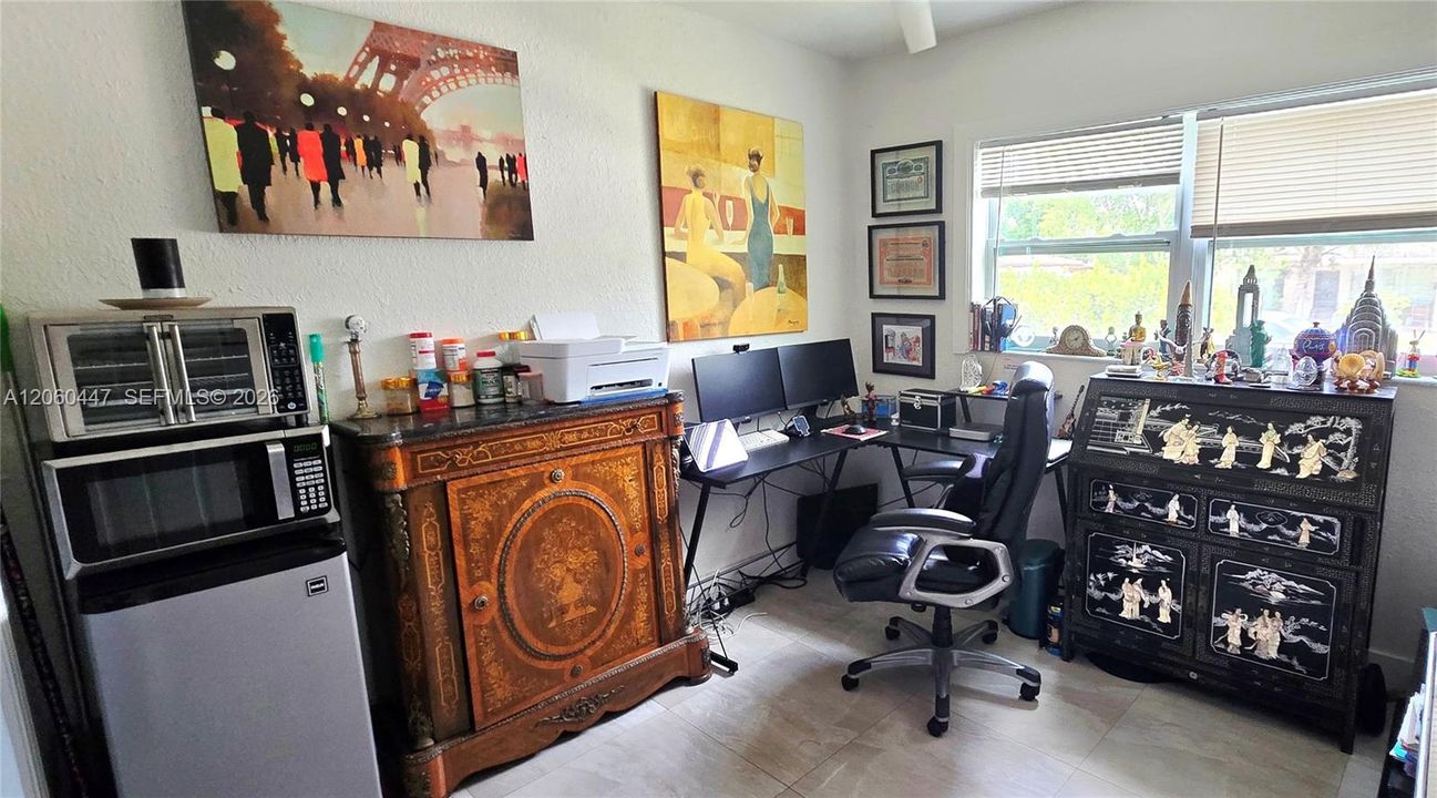 En Venta: $1,350,000 (5 camas, 4 baños, 2800 Pies cuadrados)