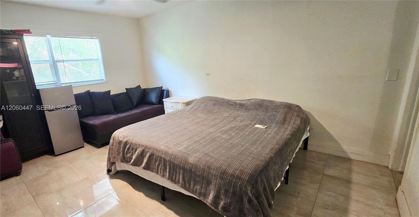 En Venta: $1,350,000 (5 camas, 4 baños, 2800 Pies cuadrados)