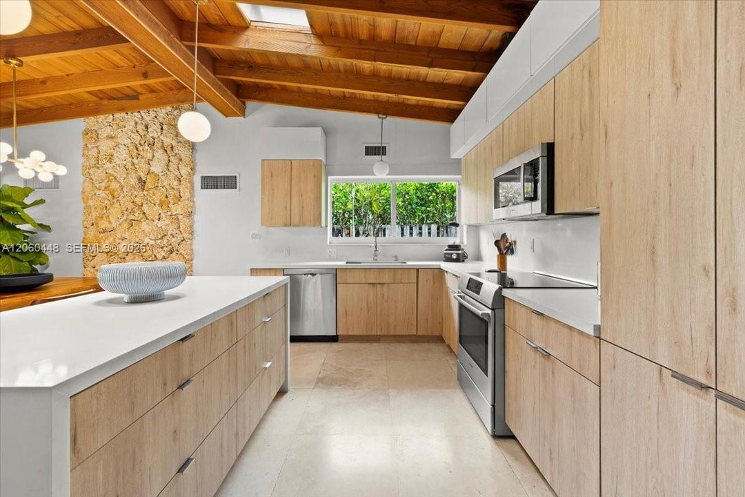 В аренду: $12,690 (3 спален, 3 ванн, 1861 Квадратных фут)