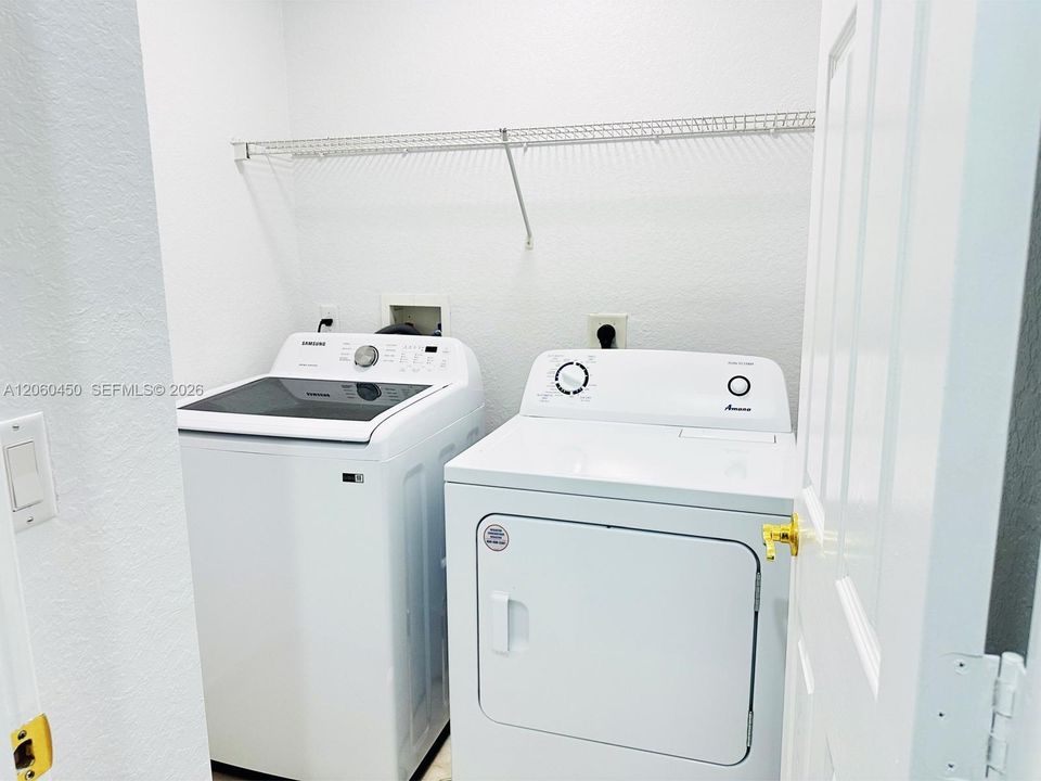 В аренду: $2,650 (2 спален, 2 ванн, 1450 Квадратных фут)