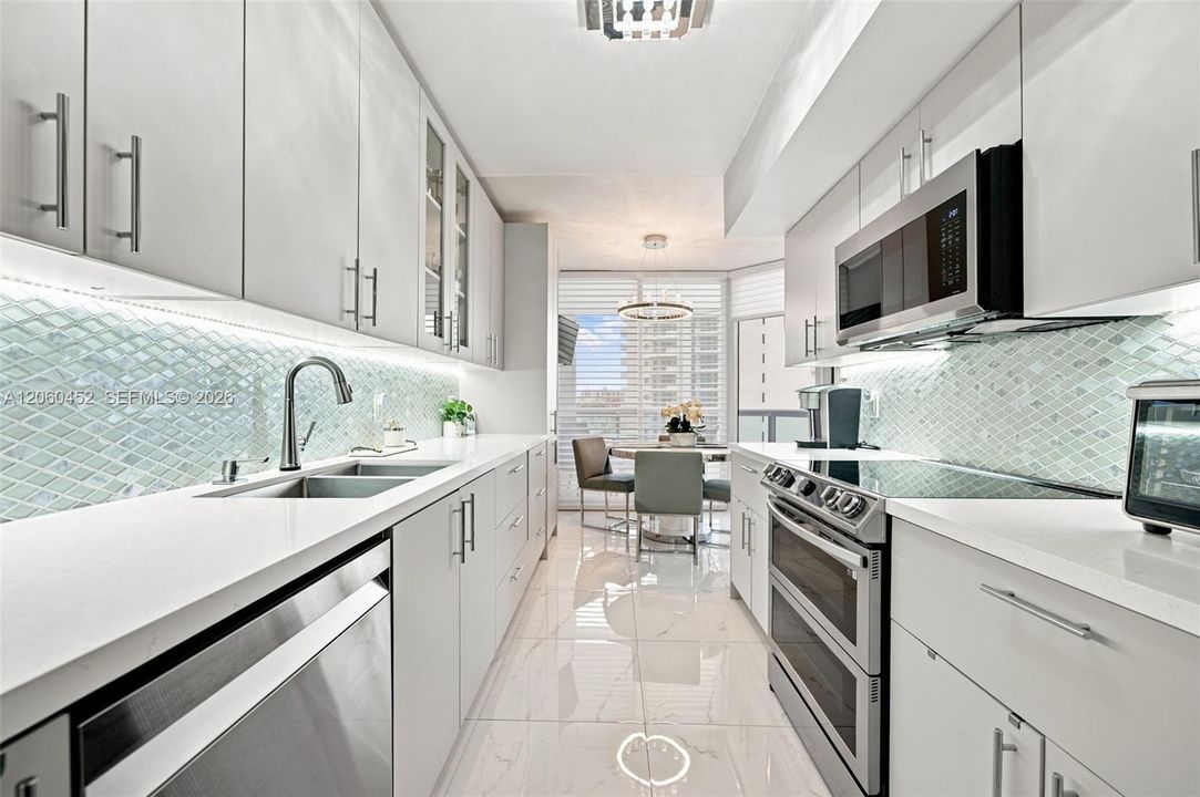 На продажу: $935,000 (3 спален, 2 ванн, 1870 Квадратных фут)