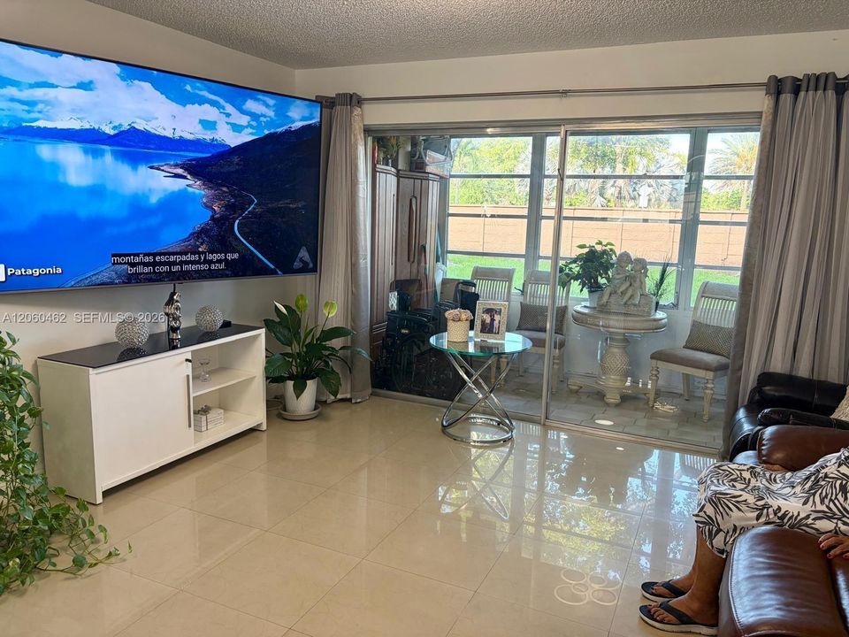 На продажу: $118,900 (1 спален, 1 ванн, 730 Квадратных фут)
