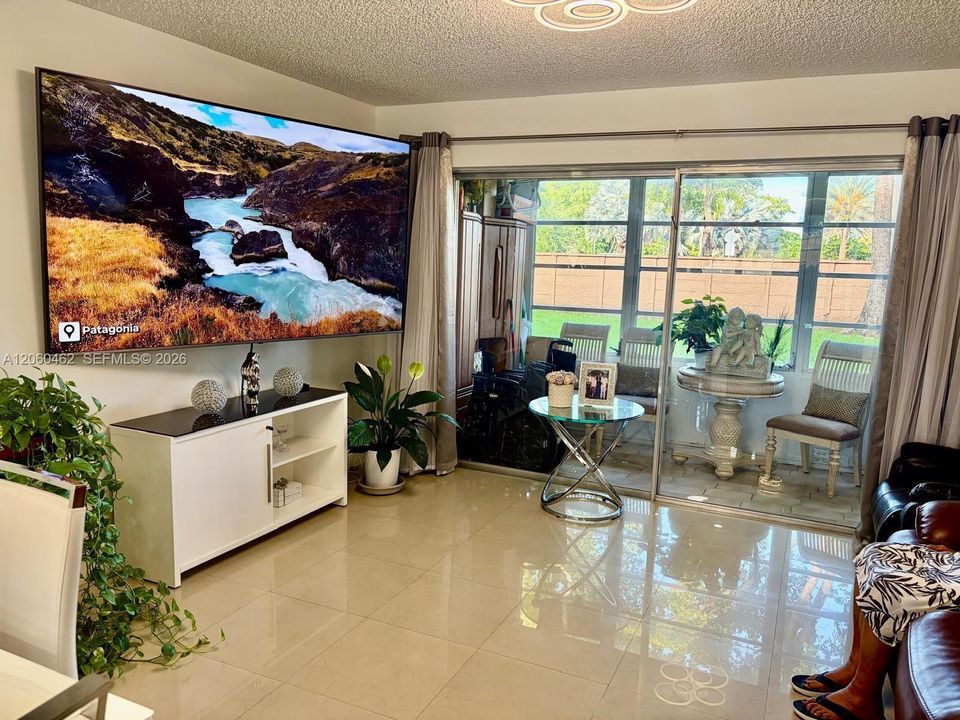 На продажу: $118,900 (1 спален, 1 ванн, 730 Квадратных фут)