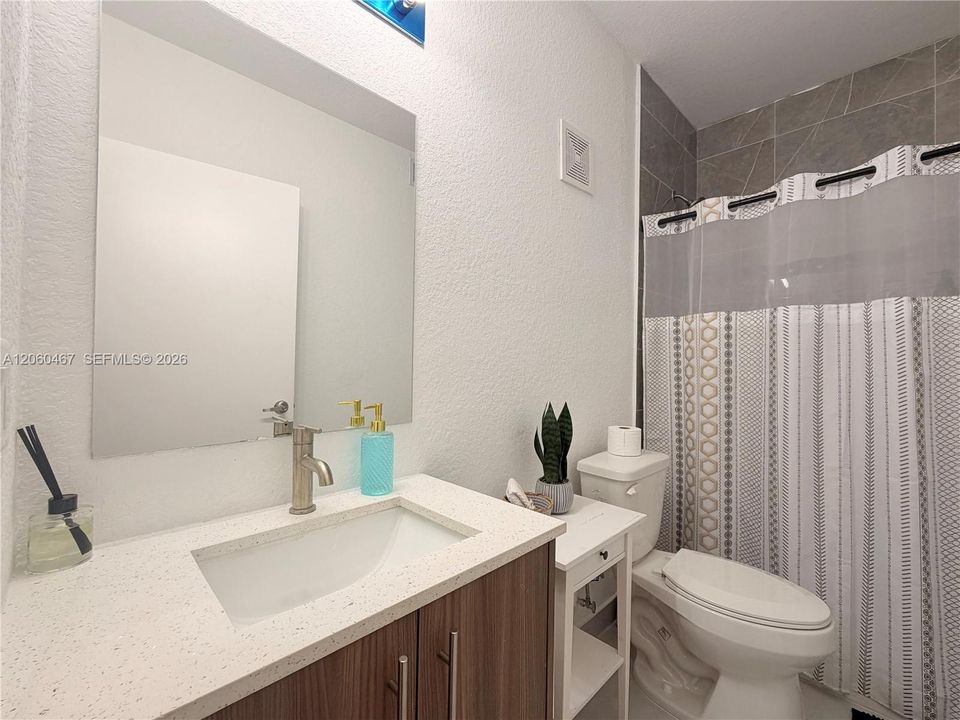 Downstair Full-Bathroom