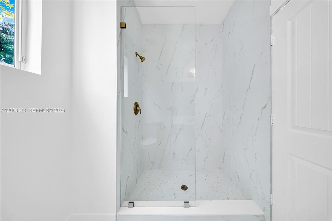 En Venta: $1,299,000 (5 camas, 3 baños, 3116 Pies cuadrados)