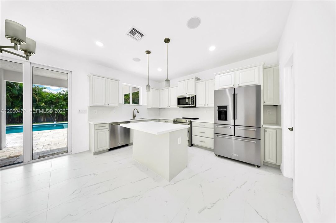 En Venta: $1,299,000 (5 camas, 3 baños, 3116 Pies cuadrados)