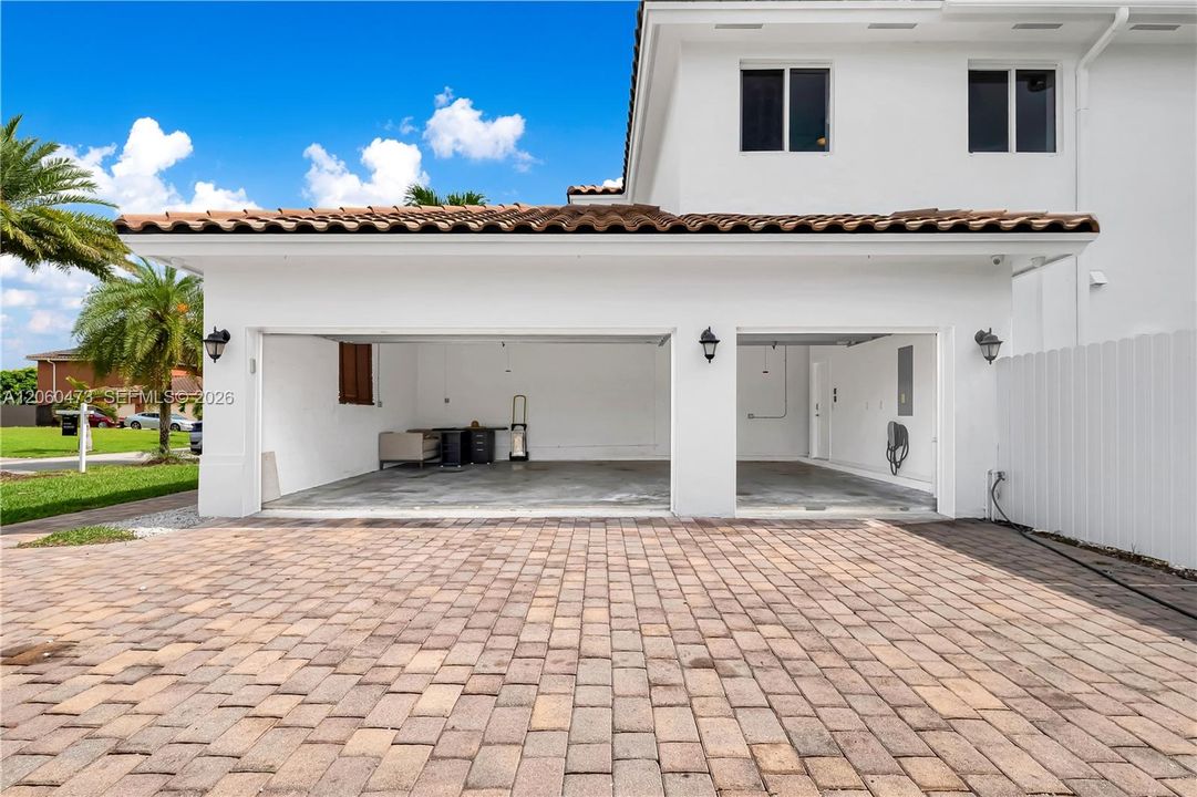 En Venta: $1,299,000 (5 camas, 3 baños, 3116 Pies cuadrados)
