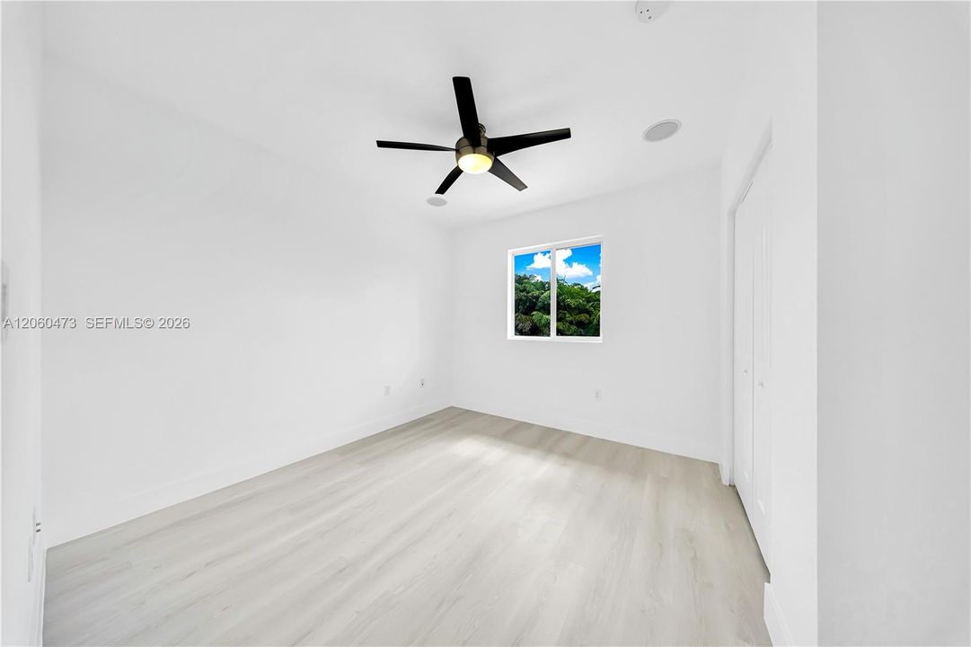 En Venta: $1,299,000 (5 camas, 3 baños, 3116 Pies cuadrados)