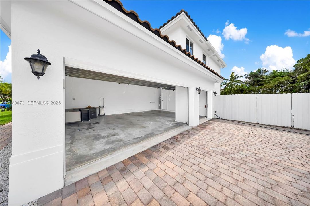 En Venta: $1,299,000 (5 camas, 3 baños, 3116 Pies cuadrados)