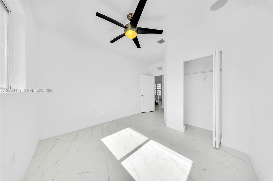 En Venta: $1,299,000 (5 camas, 3 baños, 3116 Pies cuadrados)