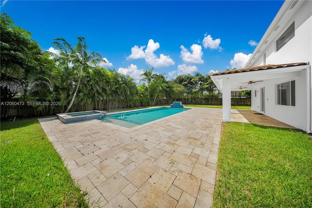 En Venta: $1,299,000 (5 camas, 3 baños, 3116 Pies cuadrados)