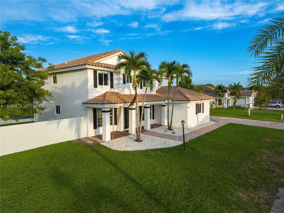 En Venta: $1,299,000 (5 camas, 3 baños, 3116 Pies cuadrados)