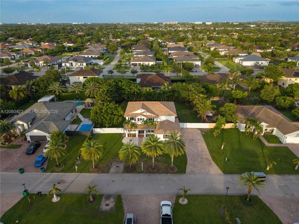 En Venta: $1,299,000 (5 camas, 3 baños, 3116 Pies cuadrados)