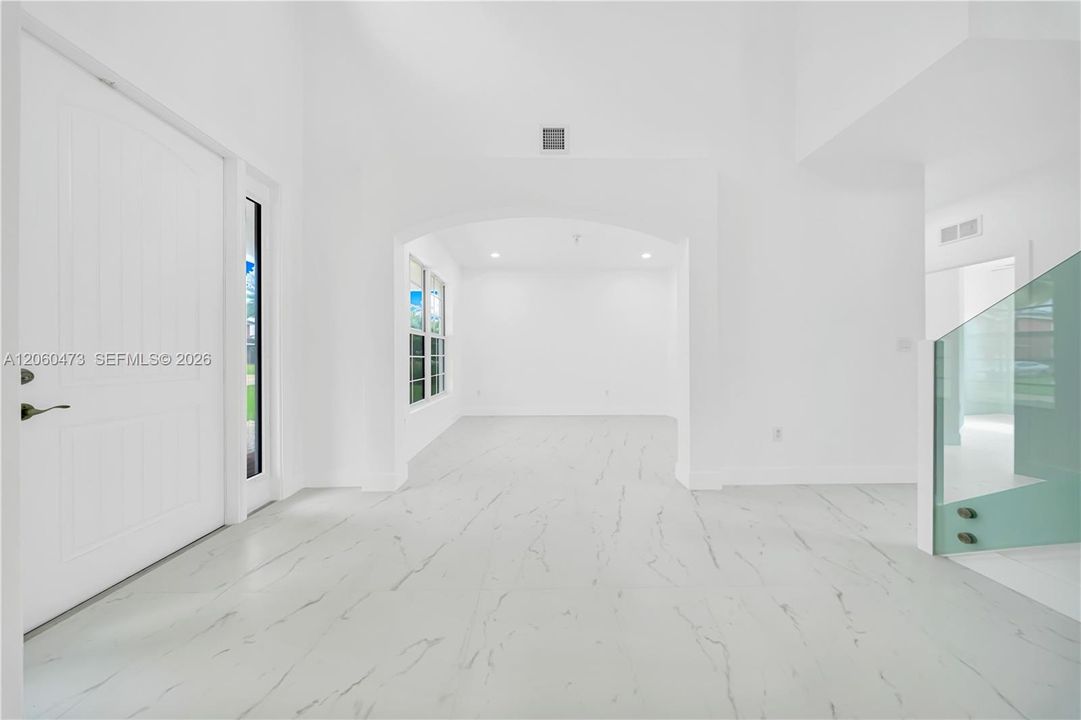 En Venta: $1,299,000 (5 camas, 3 baños, 3116 Pies cuadrados)