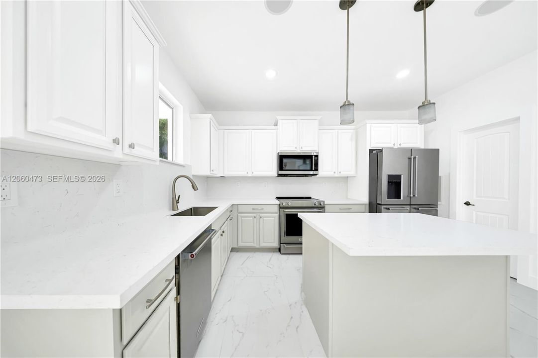 En Venta: $1,299,000 (5 camas, 3 baños, 3116 Pies cuadrados)