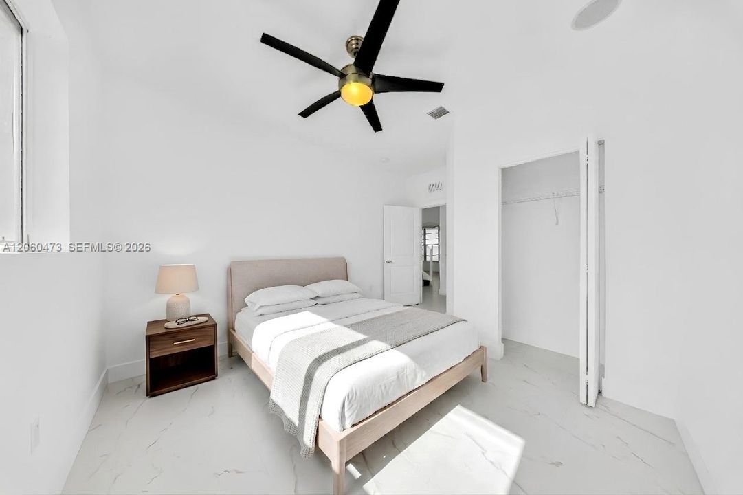 En Venta: $1,299,000 (5 camas, 3 baños, 3116 Pies cuadrados)