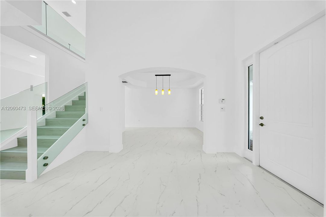 En Venta: $1,299,000 (5 camas, 3 baños, 3116 Pies cuadrados)