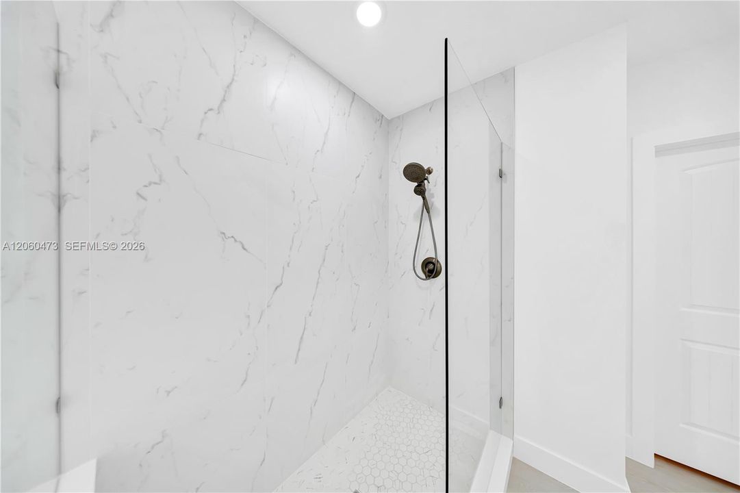 En Venta: $1,299,000 (5 camas, 3 baños, 3116 Pies cuadrados)