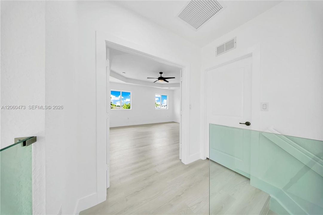 En Venta: $1,299,000 (5 camas, 3 baños, 3116 Pies cuadrados)