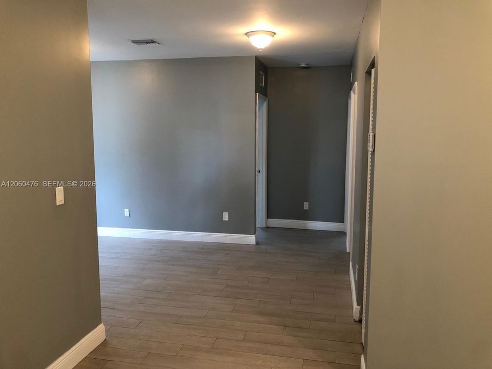 For Rent: $2,600 (2 beds, 2 baths, 1929 Square Feet)