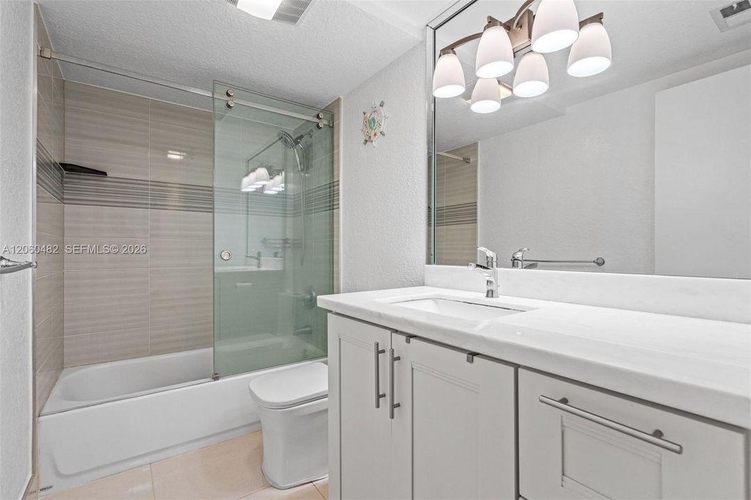 En Venta: $329,000 (2 camas, 2 baños, 1092 Pies cuadrados)