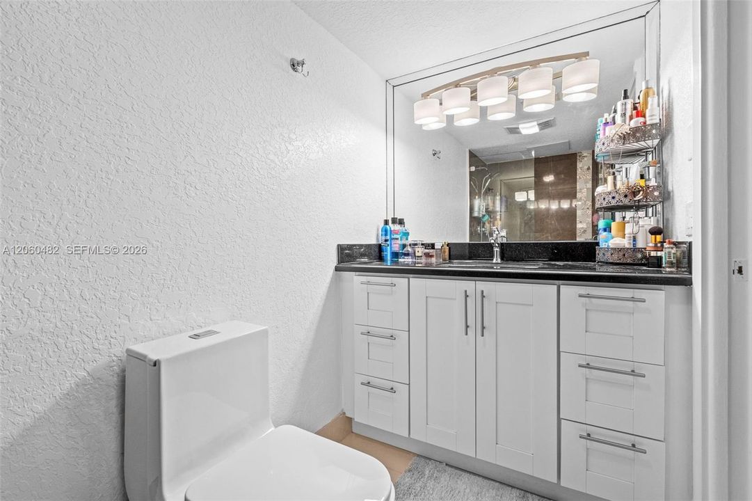En Venta: $329,000 (2 camas, 2 baños, 1092 Pies cuadrados)