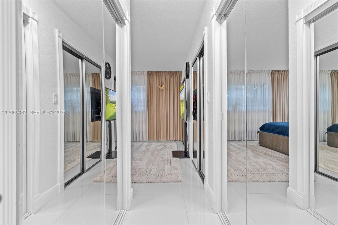 En Venta: $329,000 (2 camas, 2 baños, 1092 Pies cuadrados)