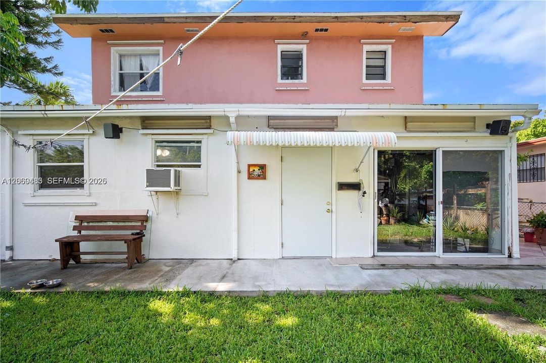For Rent: $1,199 (0 beds, 1 baths, 2178 Square Feet)