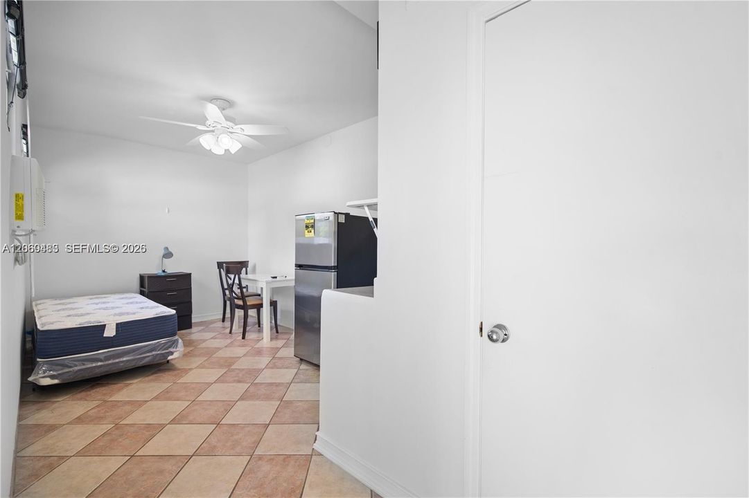 For Rent: $1,199 (0 beds, 1 baths, 2178 Square Feet)