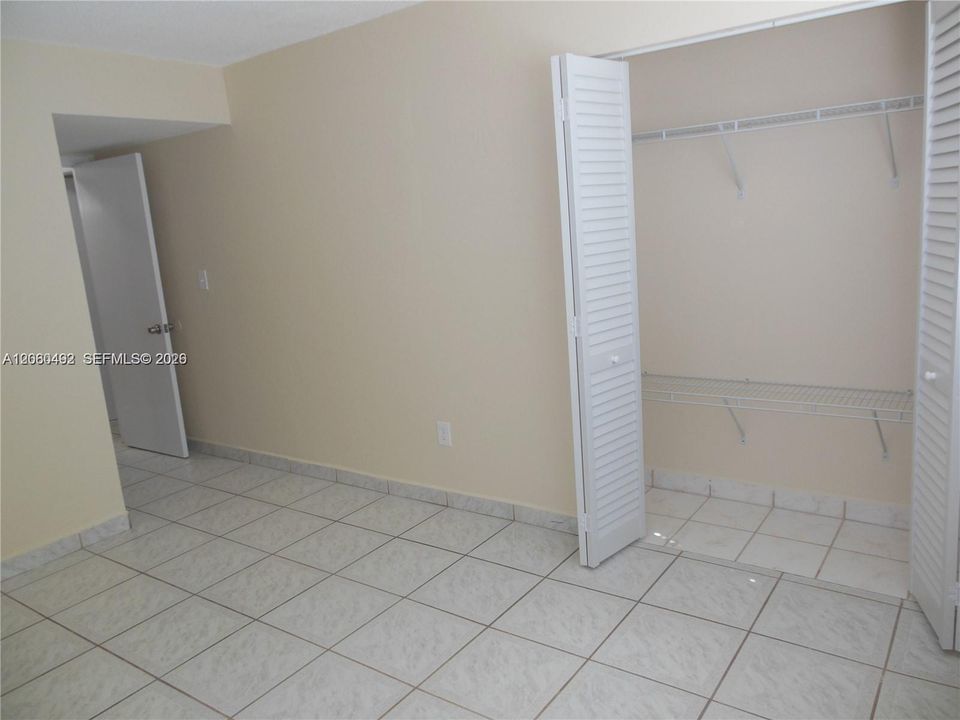 В аренду: $2,300 (2 спален, 2 ванн, 1060 Квадратных фут)
