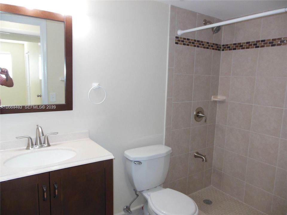 В аренду: $2,300 (2 спален, 2 ванн, 1060 Квадратных фут)