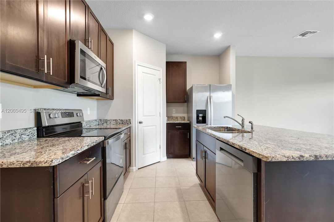 En Venta: $375,000 (3 camas, 2 baños, 1454 Pies cuadrados)