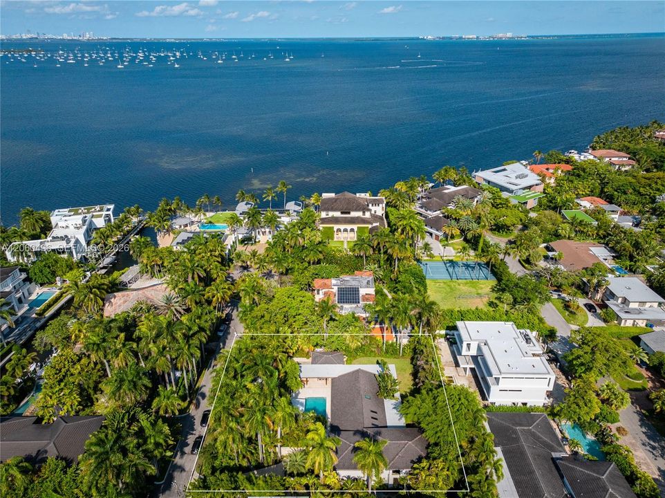 В аренду: $49,000 (5 спален, 6 ванн, 4173 Квадратных фут)