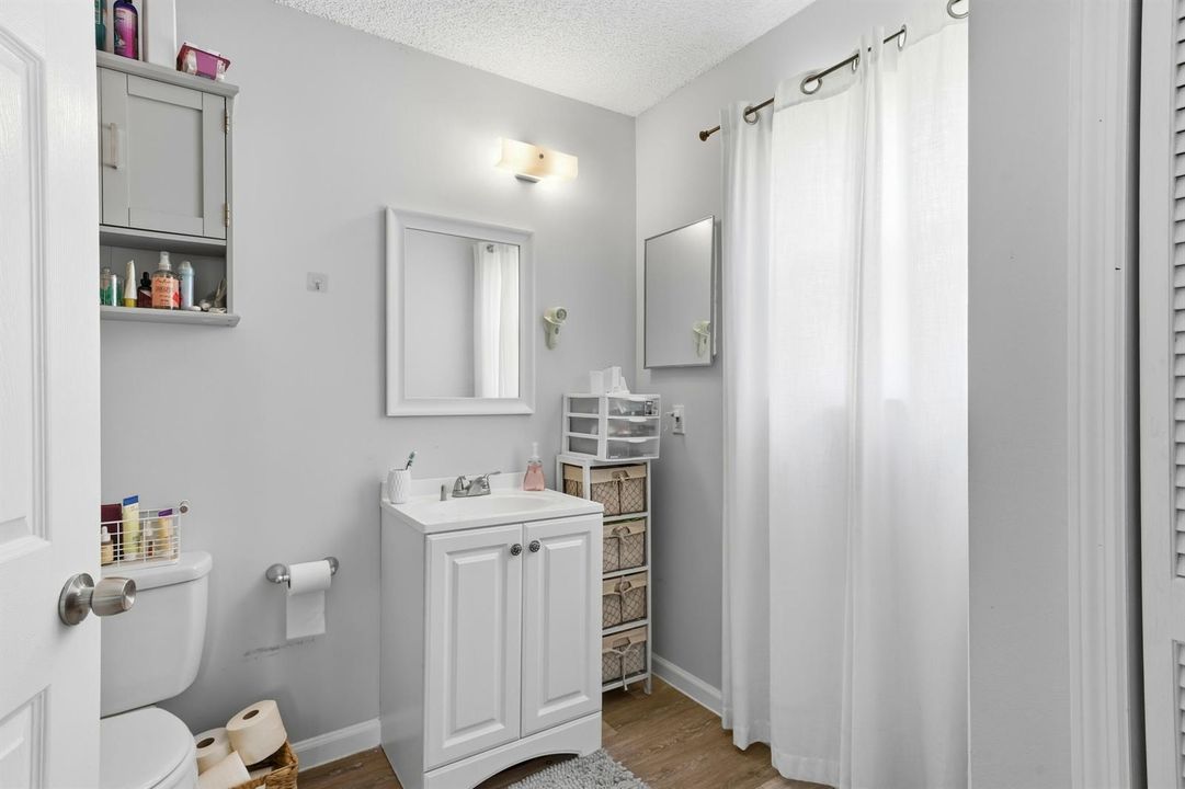 032_F8_1074_SW_Barbarosa_Ave